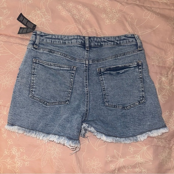 Fashion nova cut off short shorts NWT 9 - Picture 4 of 4